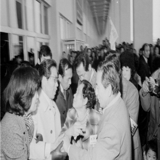 재일동포구정귀성성묘단 가족상봉모습 대표이미지