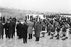 이승만대통령내외, 한강에서 벌어진 빙상경기대회 참관