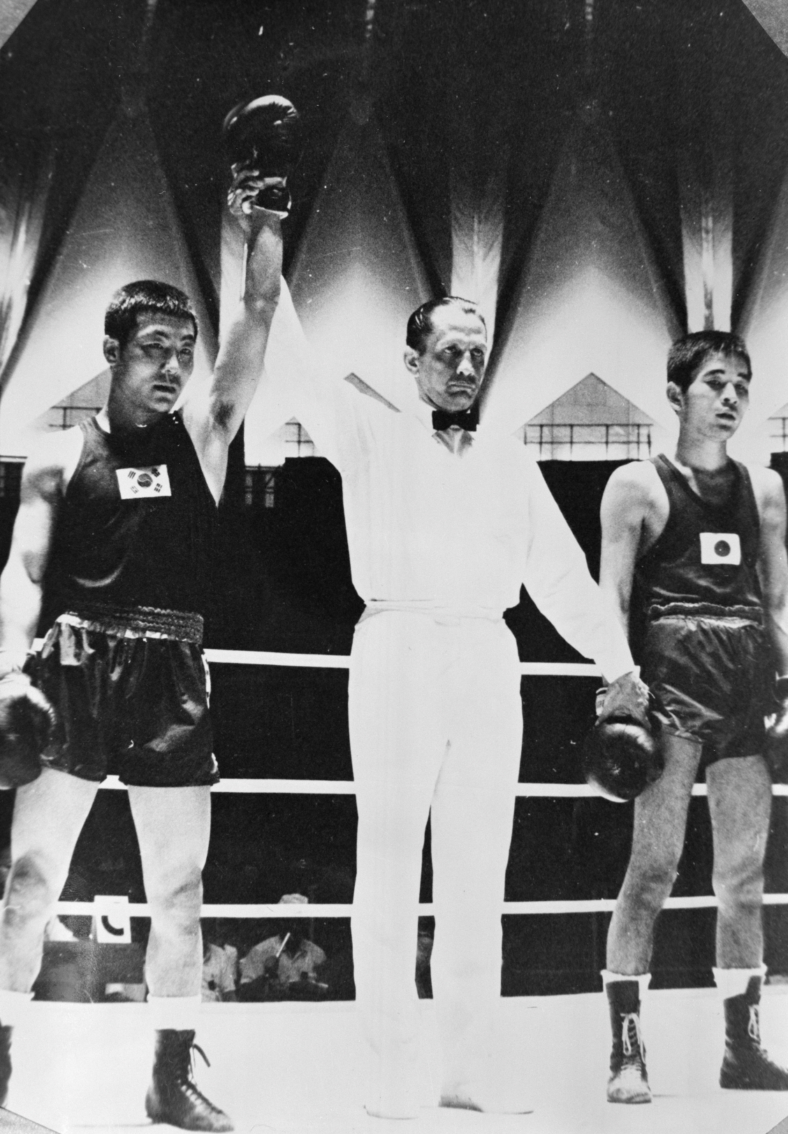 방콕 제5회 아시아경기대회에서 권투 우승자(김승원)