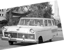 시발자동차시승모습(1957)