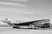 한국에 물자를 수송하는 DC-3