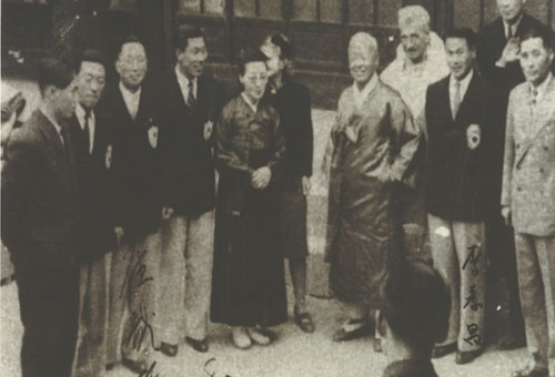 이승만대통령 주최로 이화장에서 열린 동계올림픽 대표선수단 격려 모습(1948년)