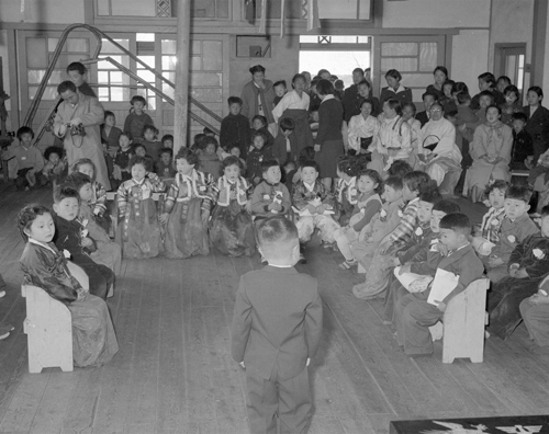 제3회 교통부 효창유치원 졸업식(1958)
