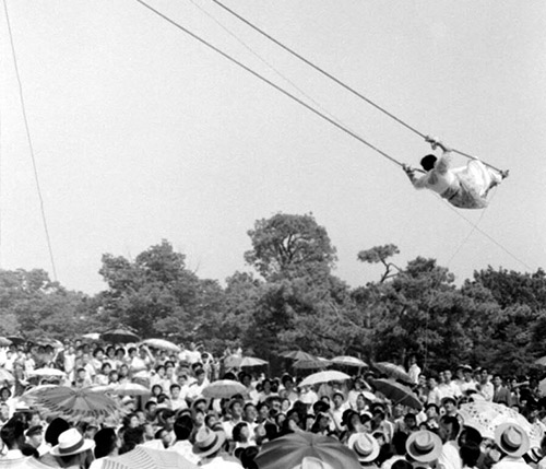 단오절 기념행사 그네뛰기(1958)