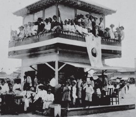 대한인국민회 멕시코지회 회원과 가족들(1918)