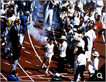 제24회 서울올림픽 개회식에서 최종주자 성화봉송하는 모습 썸네일 이미지
