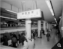 서울 지하철역 전경 썸네일 이미지