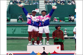 95 후쿠오카 유니버시아드대회 금메달을 획득한 한국선수(1995, DET0052127(6-1)) 참고 이미지