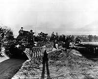한국전쟁에 참전한 미군 탱크 행렬