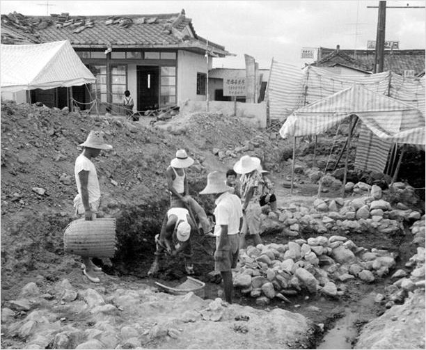 경주개발발굴조사단(서울대, 고려대, 이화여대) 발굴 조사활동(1973년)