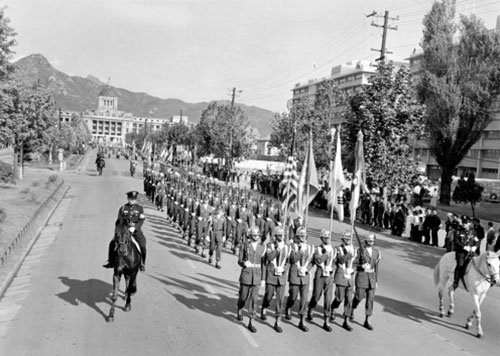 제16회 유엔데이 기념식 시가 행진(1961) 