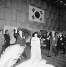 헌법공포식에 참석한 전두환 대통령 내외분 모습 이미지4