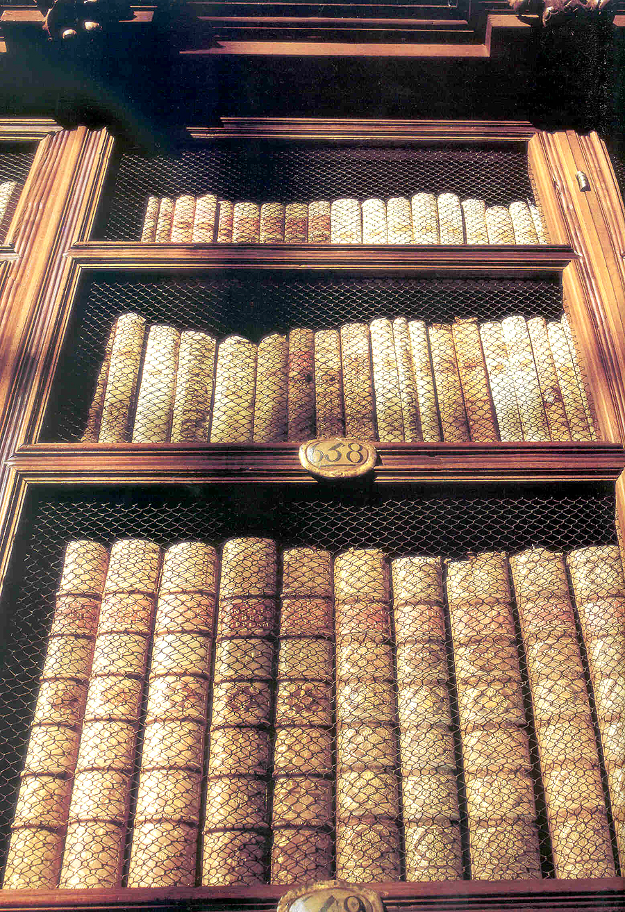 팔라폭시나 도서관 컬렉션

아메리카 최초의 공공 도서관이자, 에스파냐 식민지 시기 멕시코 도서관 가운데 유일하게 남아 있는 도서관이다. 이 도서관은 도서 41,000여 권, 1500년대 이전 활판인쇄본 9점, 1473년부터 1821년 사이의 서지기록 19,172개 등을 소장하고 있다. 장서는 물론 서가 등 내부 시설과 1646년에 지어진 도서관 건물도 귀중한 가치를 인정받고 있다
시각예술의 다양한 측면을 보여주고 있음