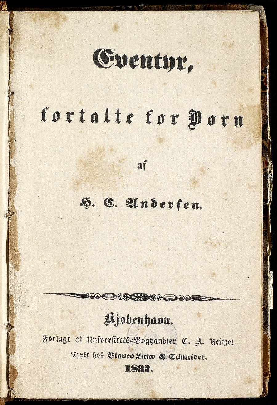 안데르센 원고 및 서신

안데르센(1805-1875)은「인어공주」,「미운 오리새끼」등을 쓴 세계적 아동문학 작가이다. 이 기록물은 안데르센의 원고와 서신 필사본으로 당대 문학사 연구에 귀중한 자료로 활용되고 있다. 덴마크 왕립도서관은 여러 곳에 흩어져 있던 기록물을 수집ㆍ보존하고 있다.